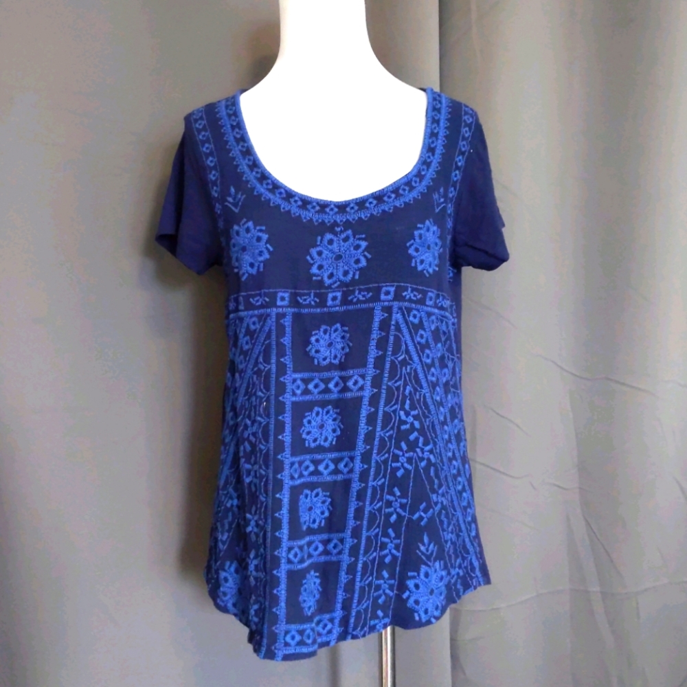 👕Indigo Embroidered Lucky Brand T-shirt